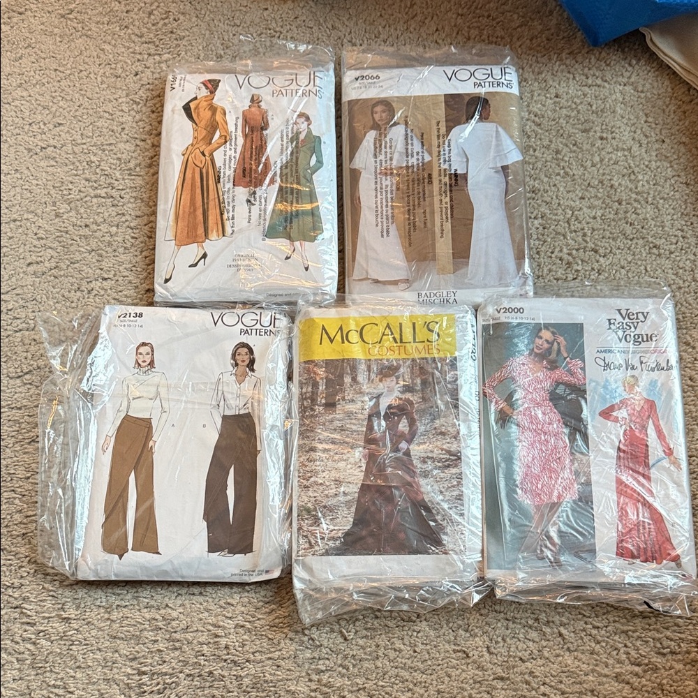 Vogue Patterns Women's Wide Leg Pants & Dresses - Multicolor